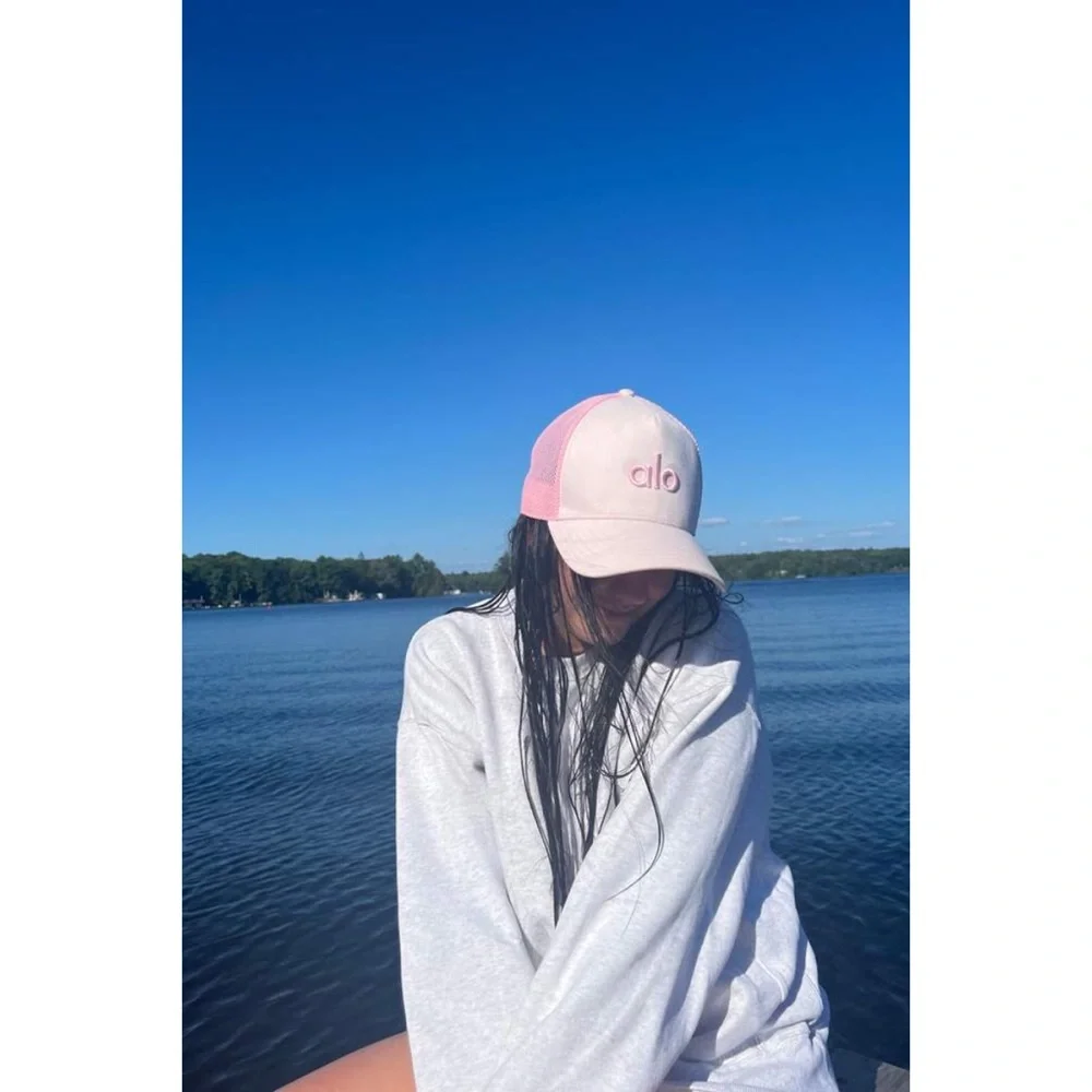 Alo Yoga District Trucker Hat Powder Pink